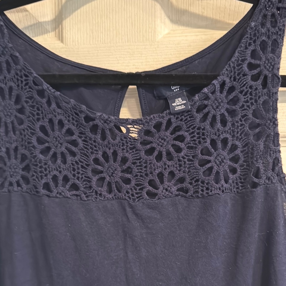 GAP Blue Tank Top with Lace‎ Detailing women’s medium - Picture 3 of 11